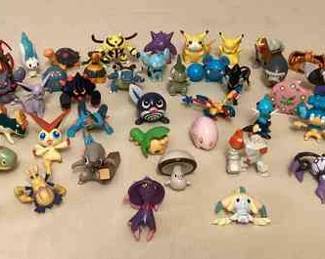 CCS142 Fifty Collectible Pokémon Vinyl Mini Figures