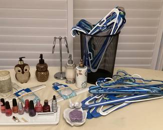 CCS095 Bathroom Accessories, Plastic Hangers & More!