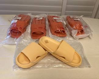 CCS039 Yellow & Orange Slides Women’s Size 7-8? New