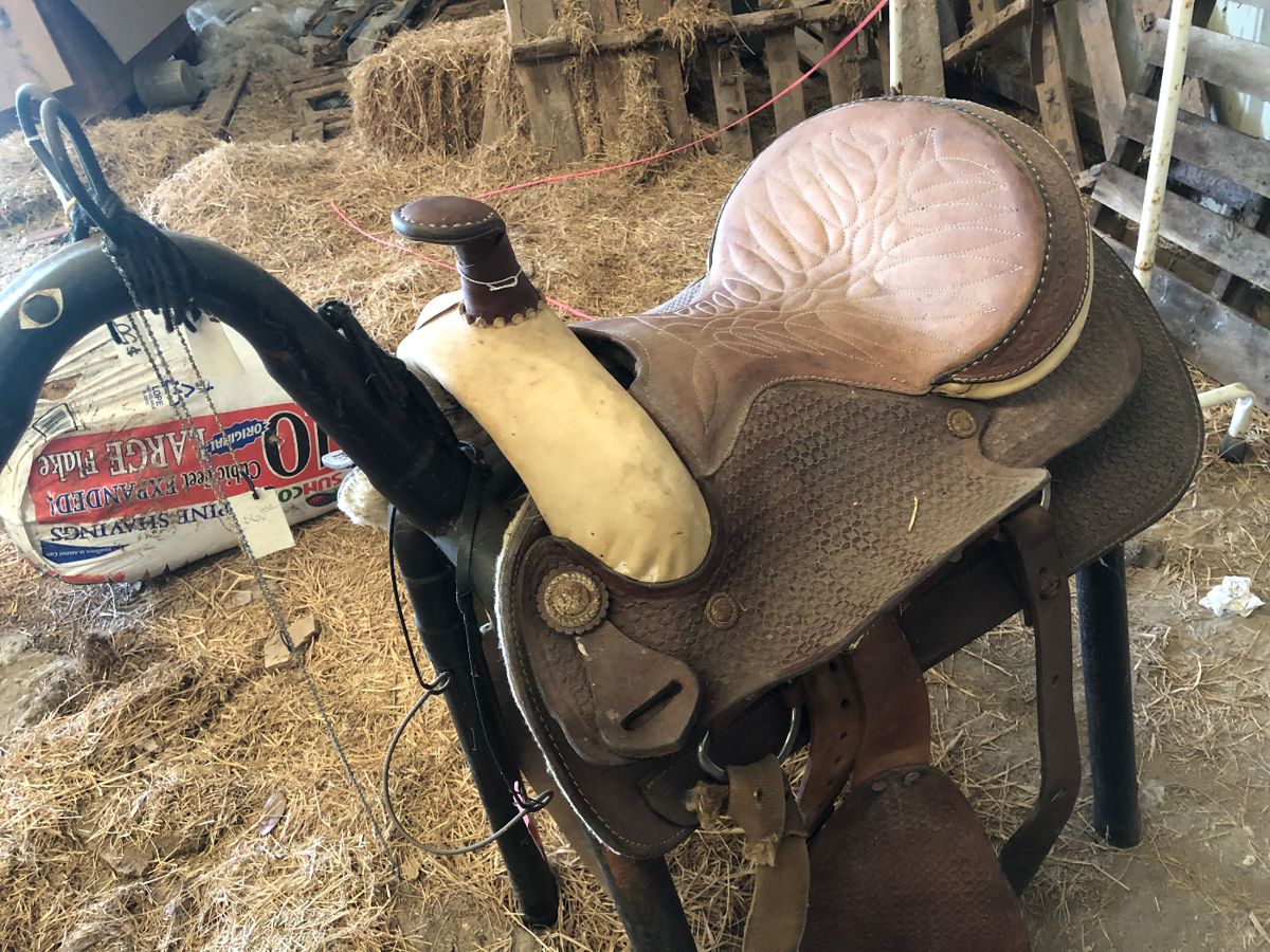 Sunny Estate Sales in Wharton, TX starts on 11/30/2023