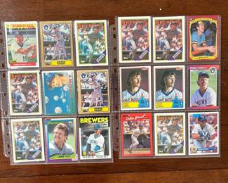 29 Robin Yount Baseball Cards