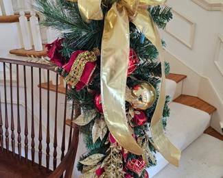 One of several matching Christmas Sprays