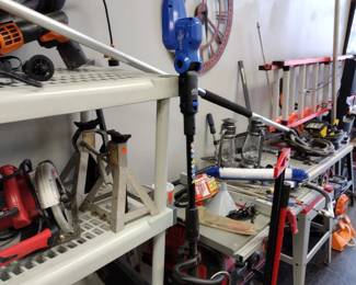 Kobalt electric hedge trimmers working