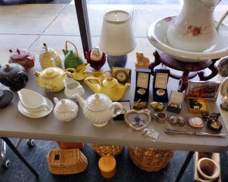 Teapot collection and more lots of cute small items