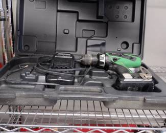 Hitachi drill 18 volt ion lithium with charger and battery