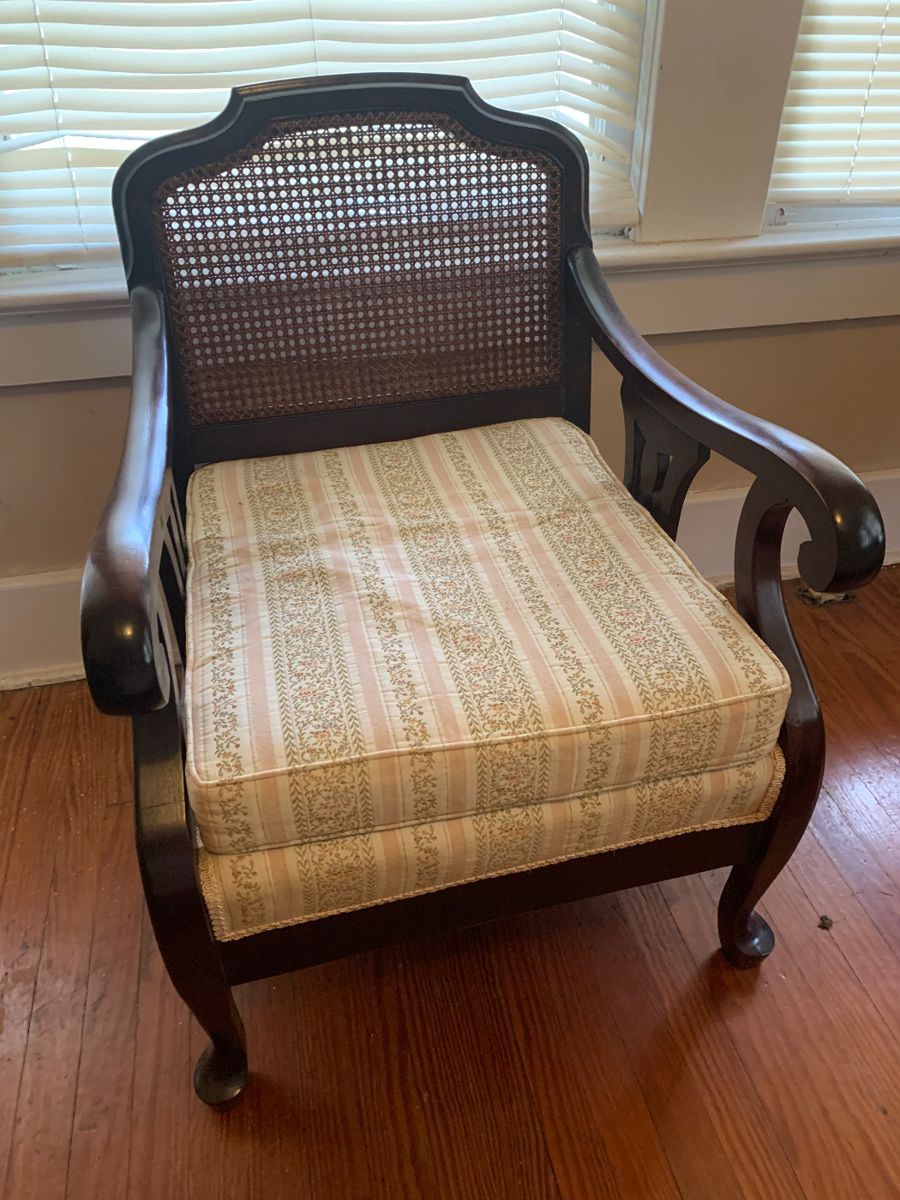 Cute home quality antique furniture and vintage... starts on 12/8/2023