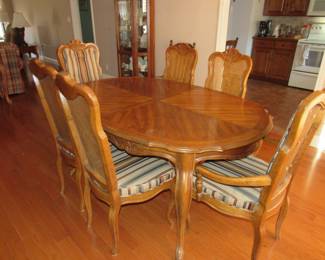 Dining table with 6 chairs- also 2 has leaves