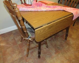 Kitchen table with 4 chairs