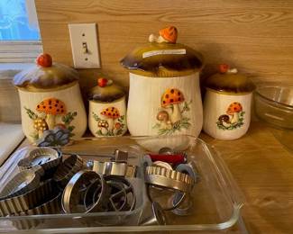 vintage muschrooms front