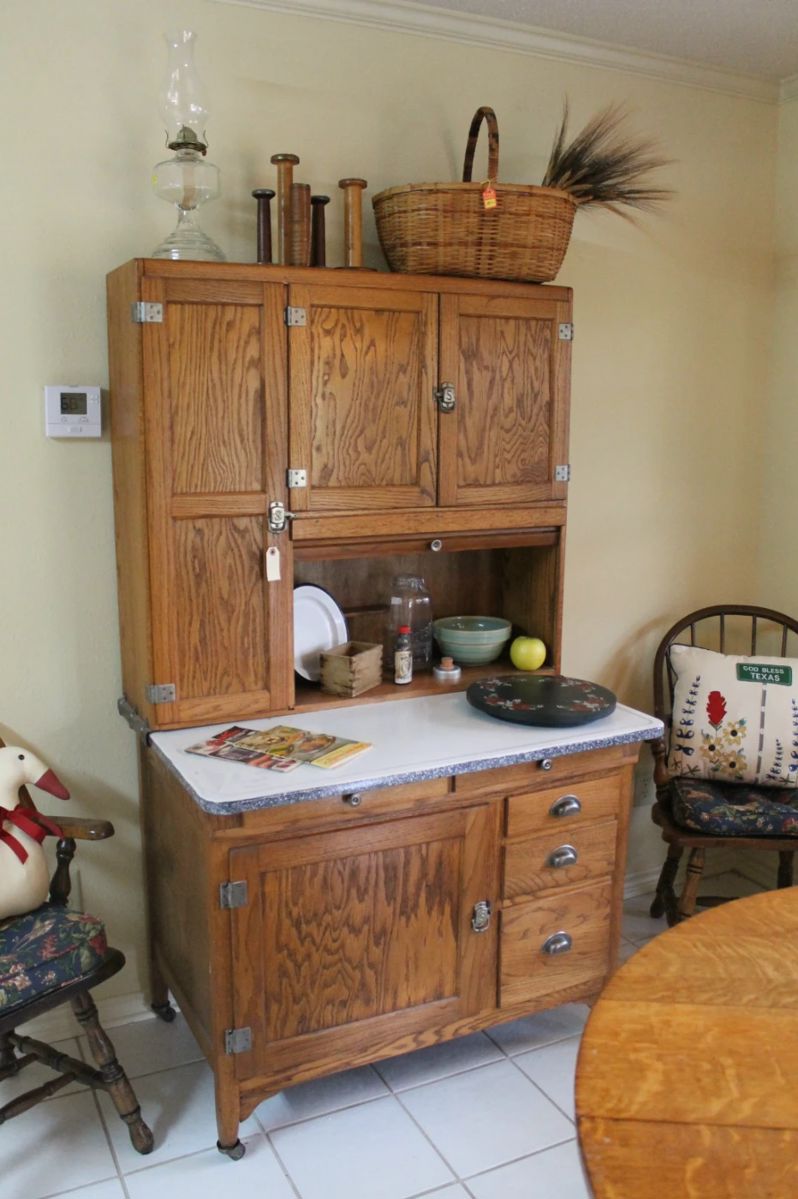 SELLERS KITCHEN HOOSIER