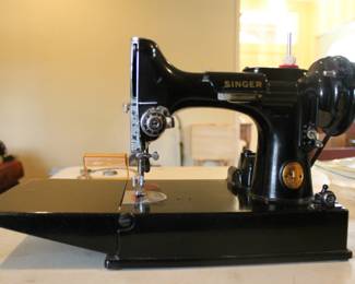 FEATHERWEIGHT WITH CASE