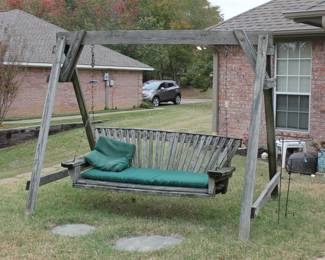 YARD SWING WITH STAND