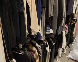 Ladies' Clothes by Laundry by Shelli Segal & Balley 44