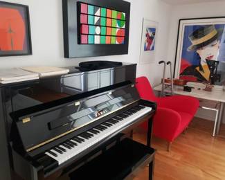 Kawaii K-300 Ebony Upright Piano, sn: 2723151, mint condition! Purchased New Aug. 2019 