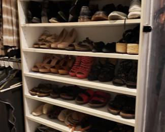 Lottsa Designer Shoes, size 10!