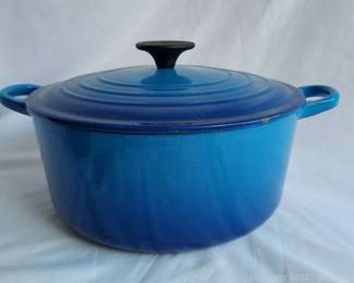 Le Creuset Enameled Five and Half Quartz Round Dutch Oven