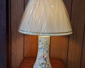 Beautiful Balleek Sringtime Lamp