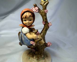 Goebel Hummel Apple Tree Girl Figurine