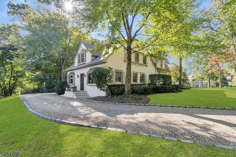 Ann's Tag Sales Ridgewood Designer clothing,... starts on 12/8/2023