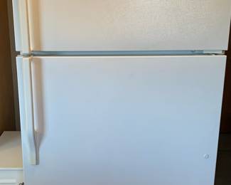 Admiral Refrigerator with freezer on top