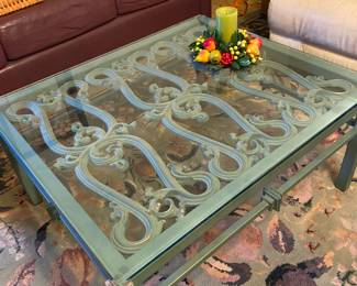 Love this metal coffee table. Great in a garden room or cottage. Great little accent piece. 