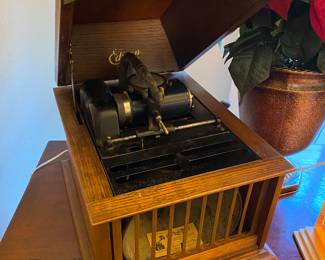 Edison Amberola Phonograph & cylinders