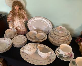 Pretty rose bud china set