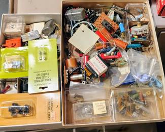 SO MANY electronics and do-dads