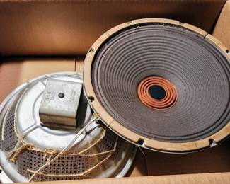 SO MANY electronics and do-dads