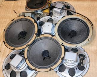 SO MANY electronics and do-dads