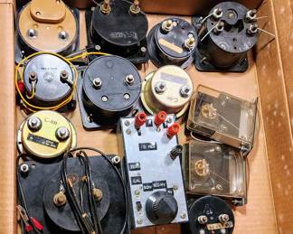 SO MANY electronics and do-dads