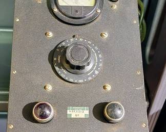 SO MANY electronics and do-dads