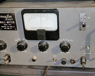 SO MANY electronics and do-dads