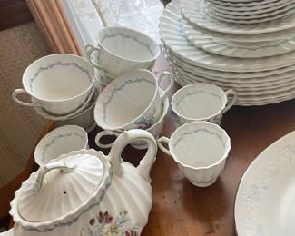 Royal doulton Chelsea rose dish set