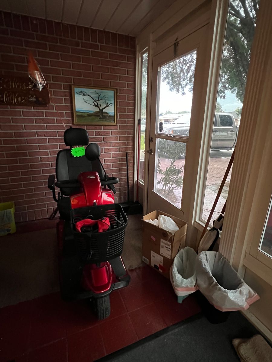 Zephyrhills Estate Sale starts on 12/2/2023