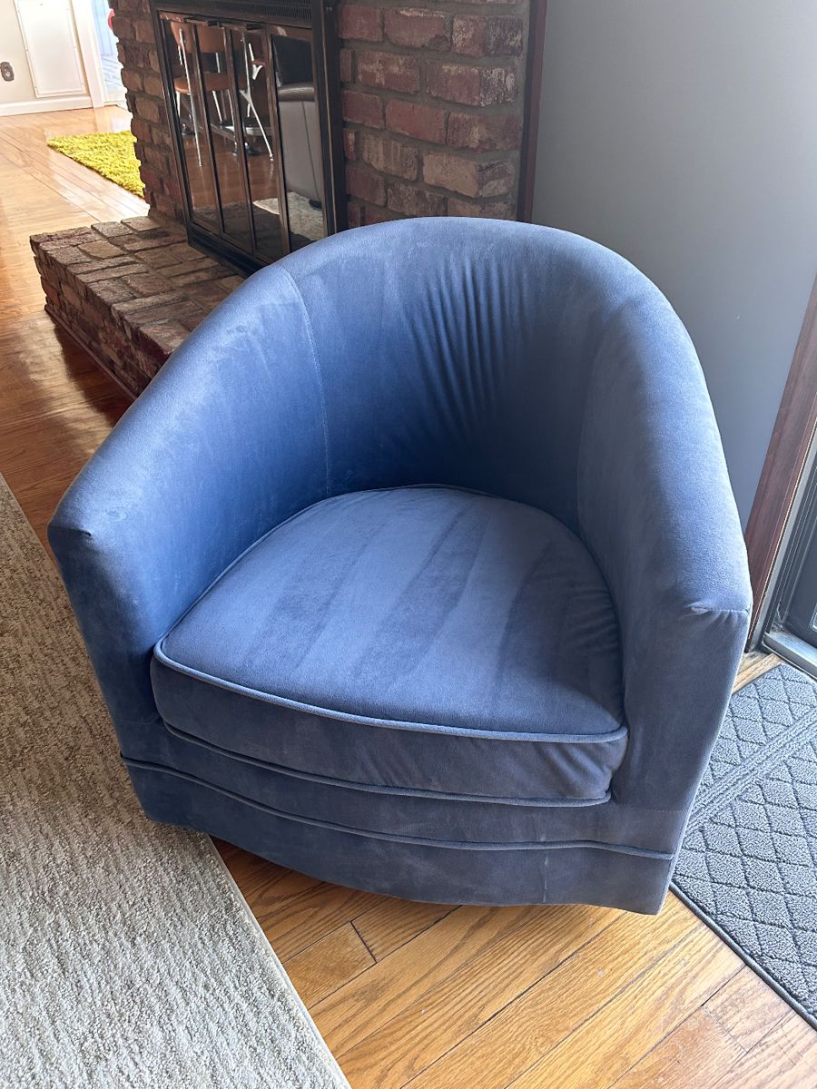 Moving sale Christmas, Furniture, Crafters,... starts on 12/8/2023