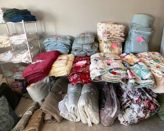 Lots of bedding, Queen and King size bedding, heated blankets, comforters