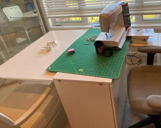 Versatile Koala Sewing Table - like new