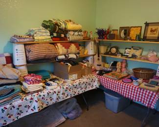 quilts, linesns, decor