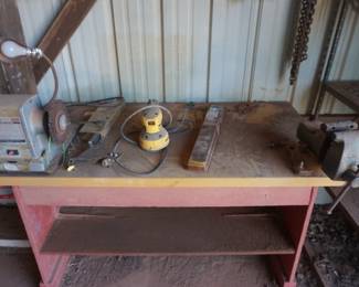 work table, grinder, vise
