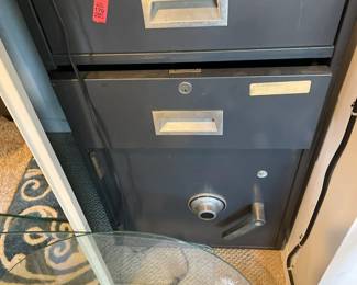 Locking Cabinet / Safe