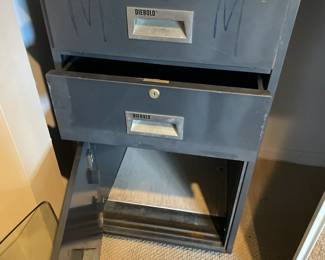 Locking Cabinet / Safe