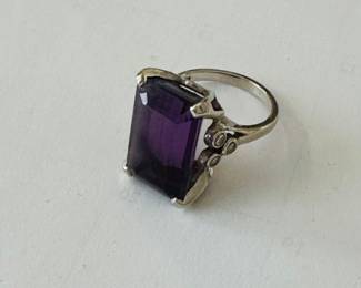14k white gold Amethyst and diamond ring