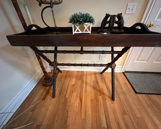 Tray top bar table