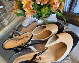 #61 - Chanel shoes ladies sz 41 - 9.5 - vintage - very good condition almost not worn. $150