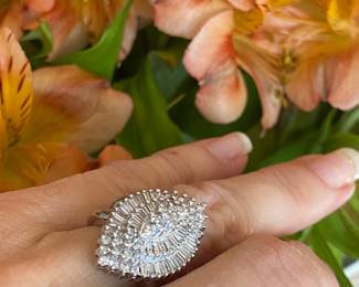 #13 - 14kt white gold ring with diamonds sz 5.5 - $495