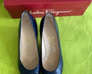 #98 - $50 Salvatore Ferragamo  pumps navy blue leather Size 8 