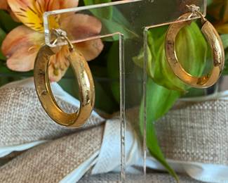 #81 - Pair of 14kt gold earrings 3.30 dwt - $175