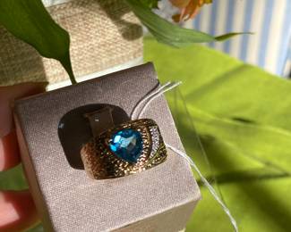 #90 - 14kt yellow gold ring with blue opal triangle sz 6 - $395