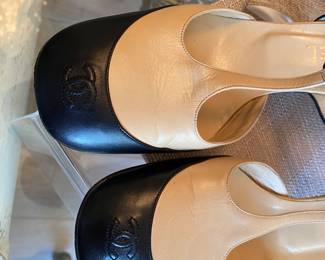 #61 - Chanel shoes ladies sz 41 - 9.5 - vintage - very good condition almost not worn. $150